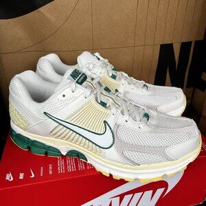 NEW Nike Air Zoom Vomero 5 “Masters” Alabaster Malachite FN8361-101 Size 10